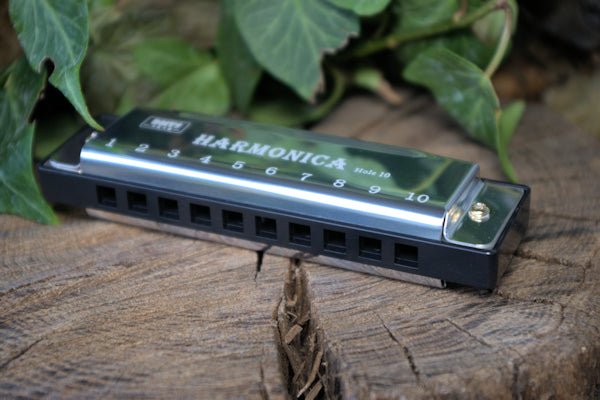 10 Note Harmonica in C ideal for around the campfire or anywhere you fancy Harmonica Hugginsattic Silver   [Huggins attic]