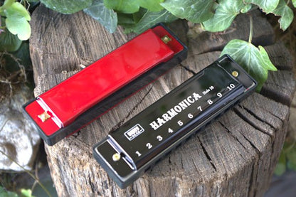 10 Note Harmonica in C for around the campfire Harmonica Hugginsattic    [Huggins attic]