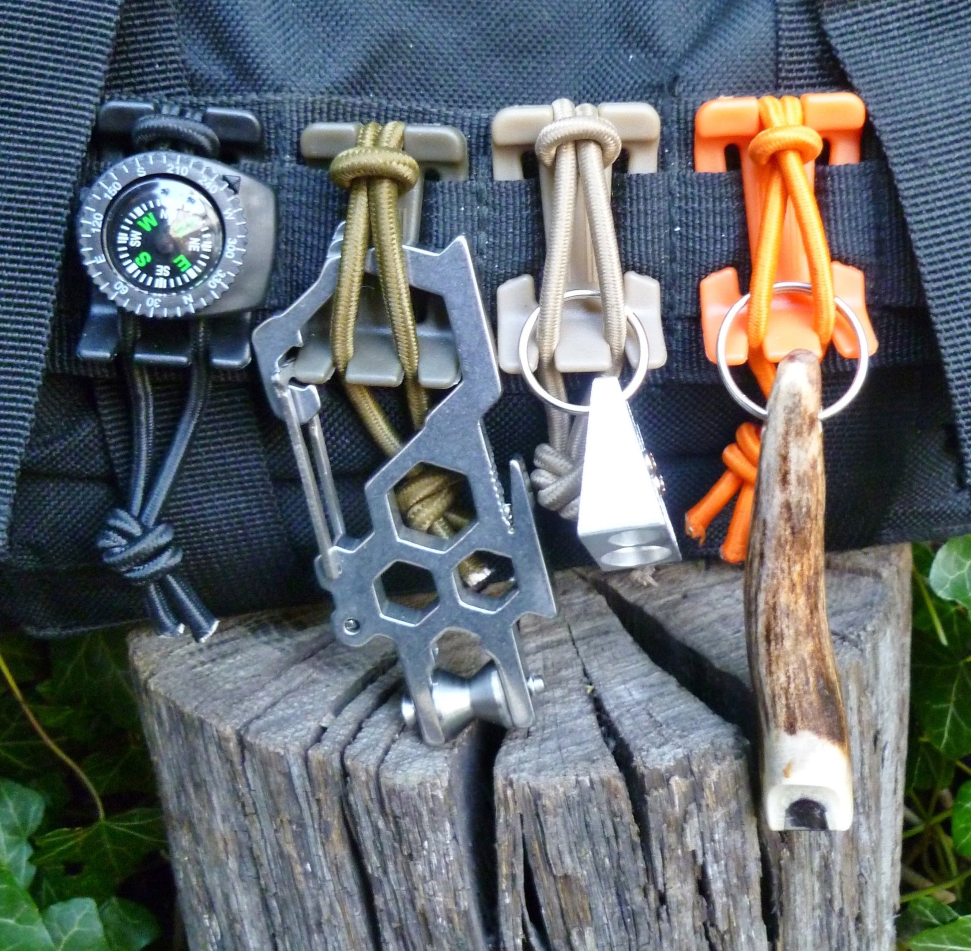 2 x Coloured Molle clips are ideal for use with Molle systems Molle Clip Huggins Attic    [Huggins attic]