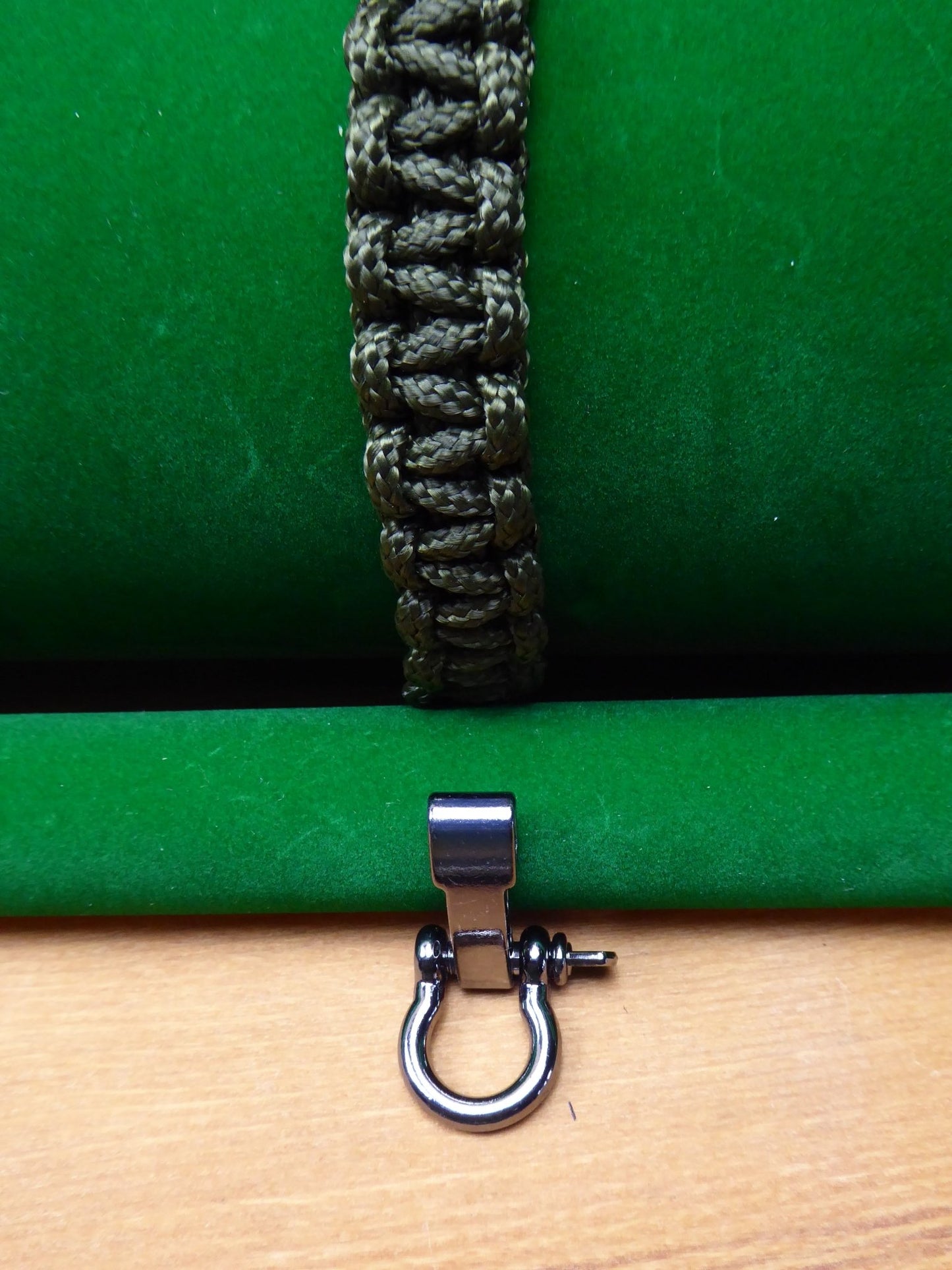 Paracord Buckle Bracelet kits choice of colours Paracord Huggins Attic Army Green Gun Metal Buckle  [Huggins attic]