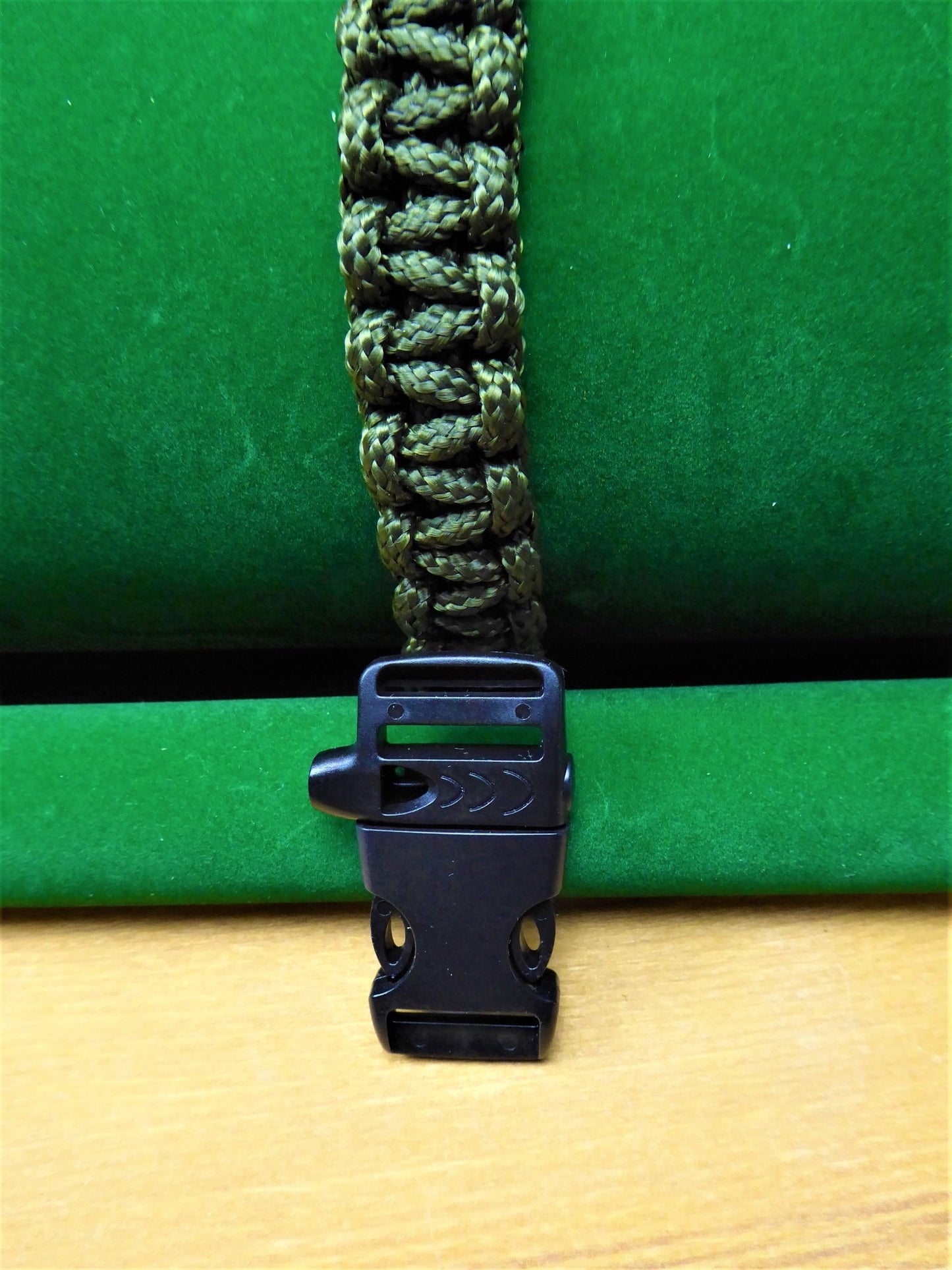 Paracord Buckle Bracelet kits choice of colours Paracord Huggins Attic Army Green Black Plastic firesteel & whistle  [Huggins attic]