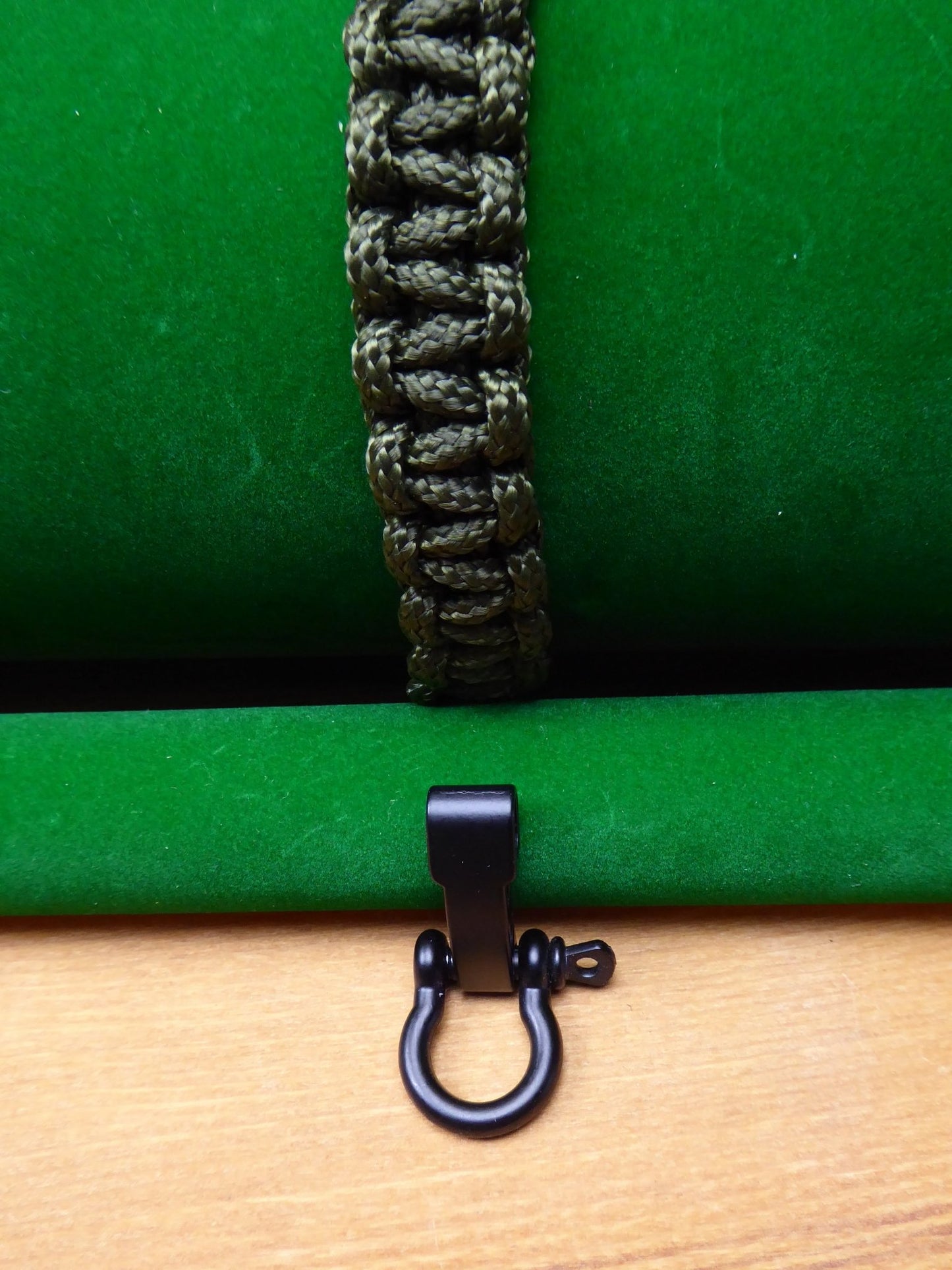 Paracord Buckle Bracelet kits choice of colours Paracord Huggins Attic Army Green Black Metal Buckle  [Huggins attic]