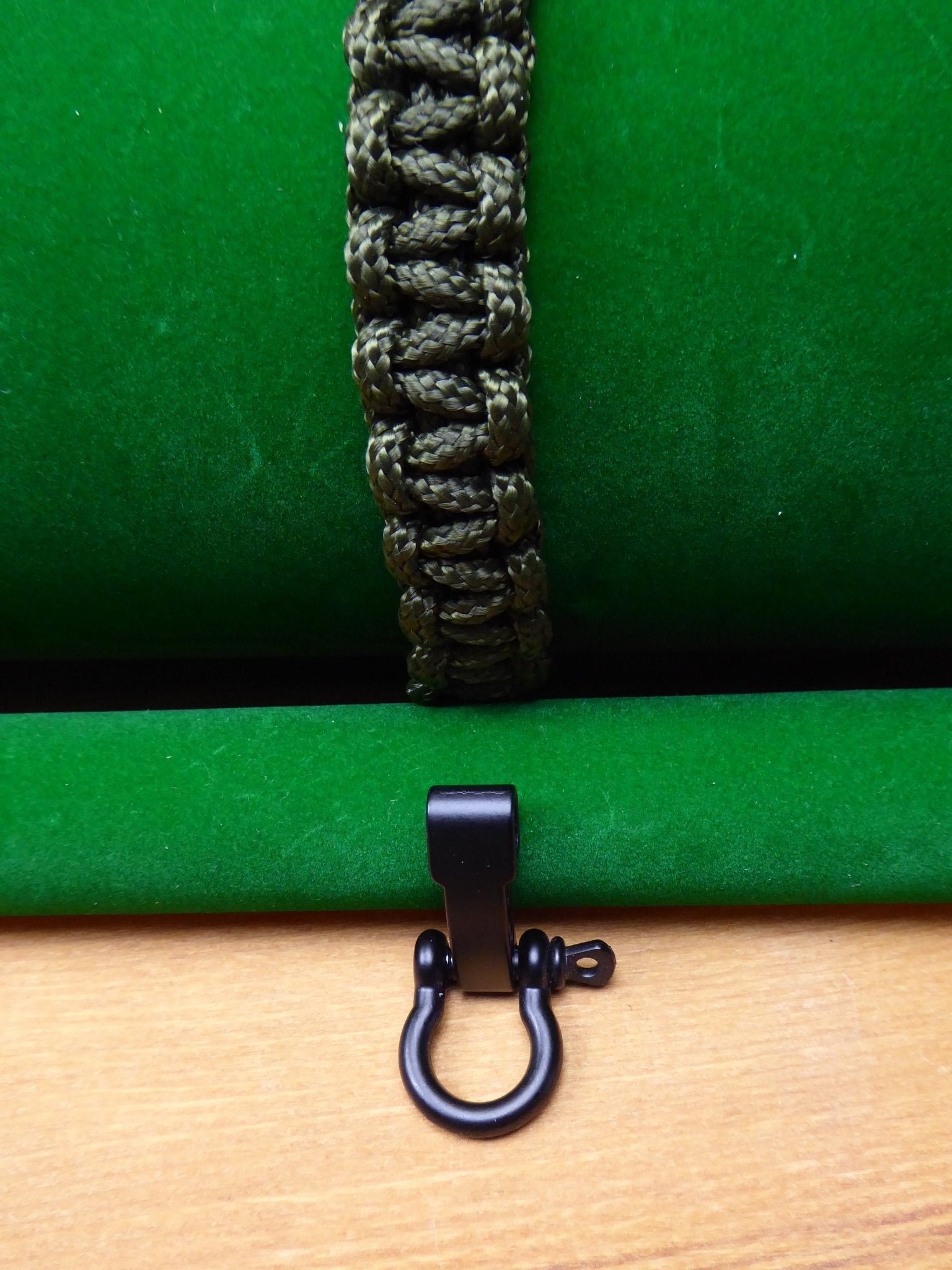 Paracord Buckle Bracelet kits choice of colours Paracord Huggins Attic Army Green Black Metal Buckle  [Huggins attic]