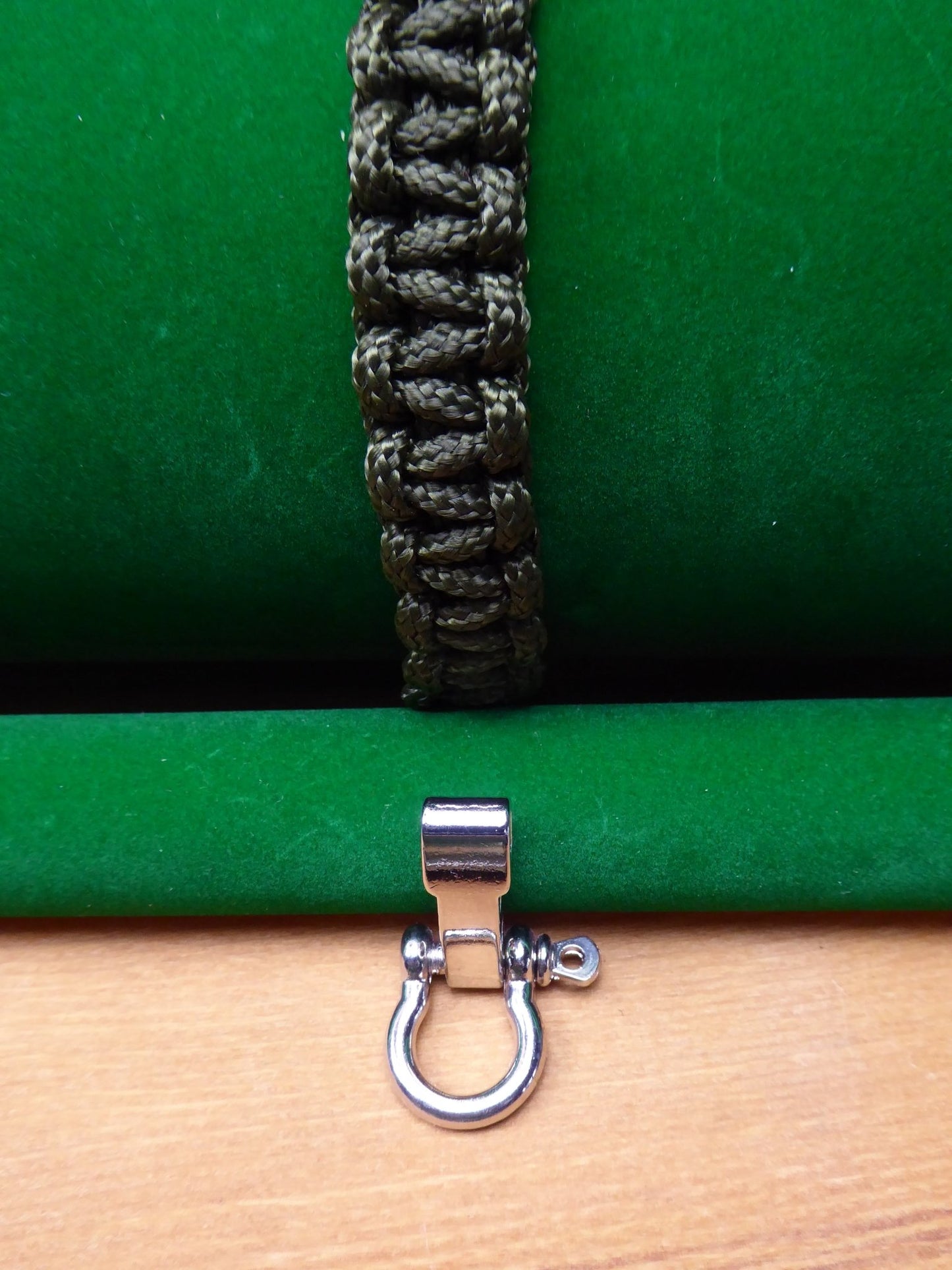 Paracord Buckle Bracelet kits choice of colours Paracord Huggins Attic Army Green Silver Look Metal Buckle  [Huggins attic]
