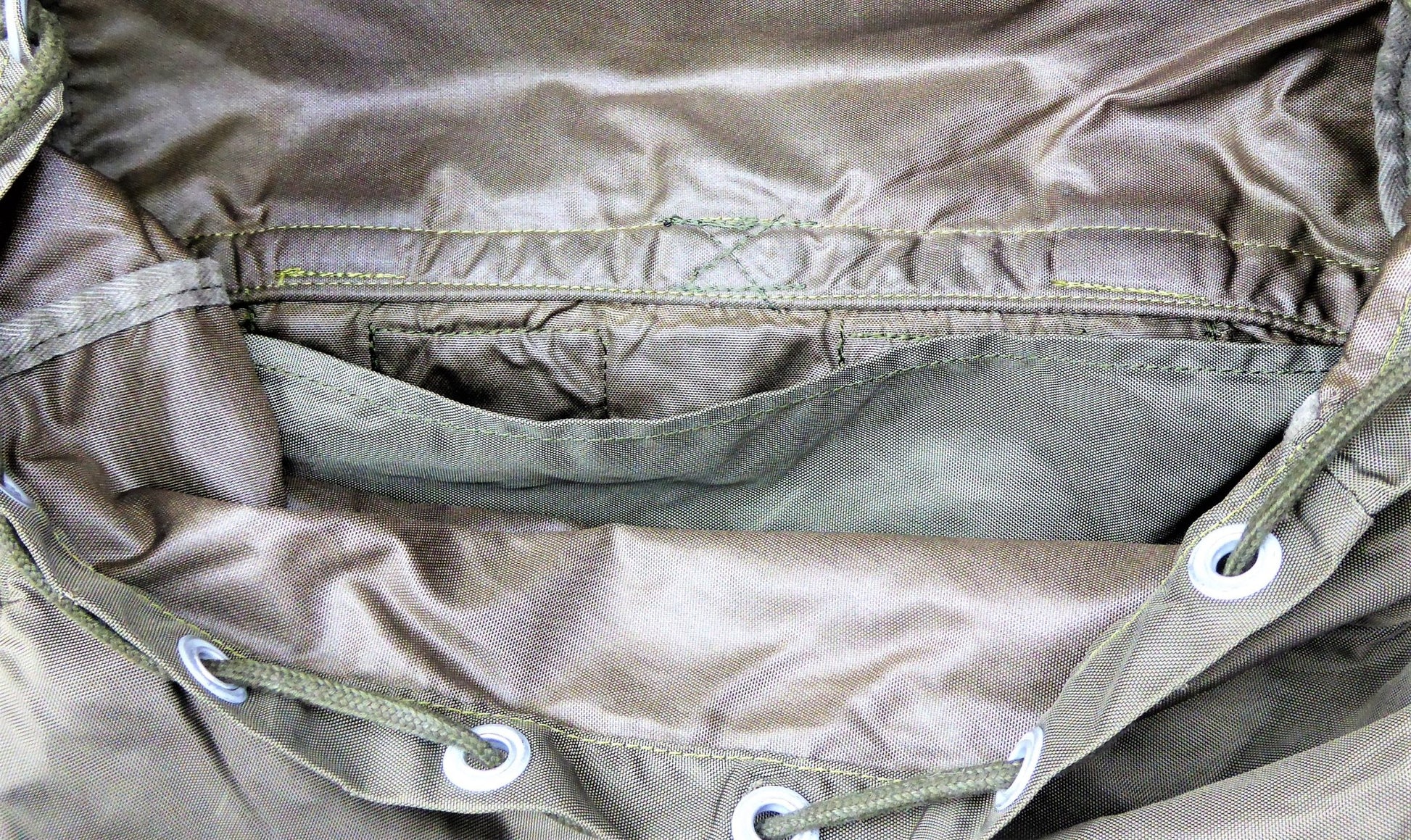 Austrian Olive Drab Daysack Rucksack Backpack Daysack Huggins Attic    [Huggins attic]