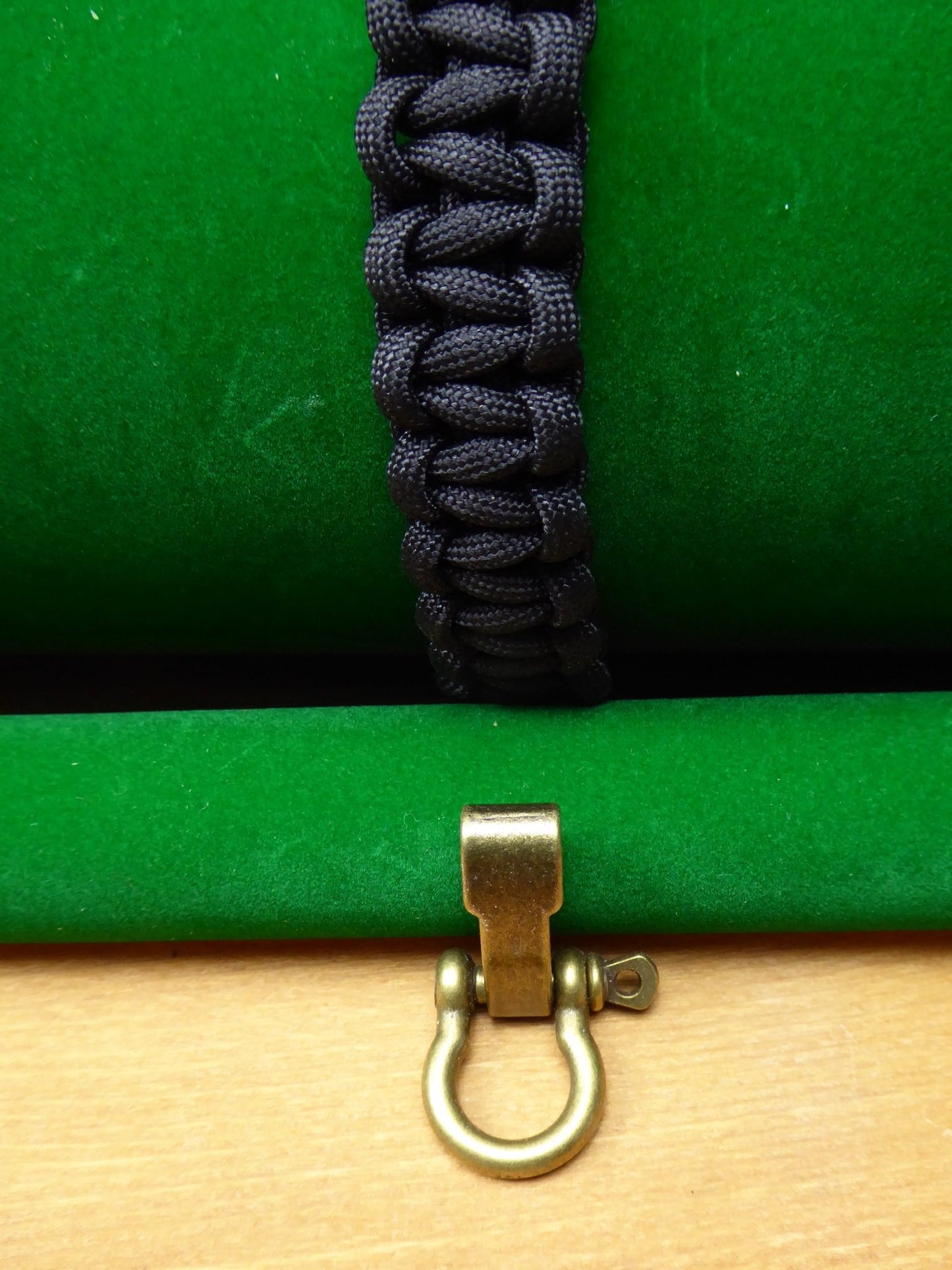 Paracord Buckle Bracelet kits with choice of colours Paracord Huggins Attic Black Antique Brass  [Huggins attic]