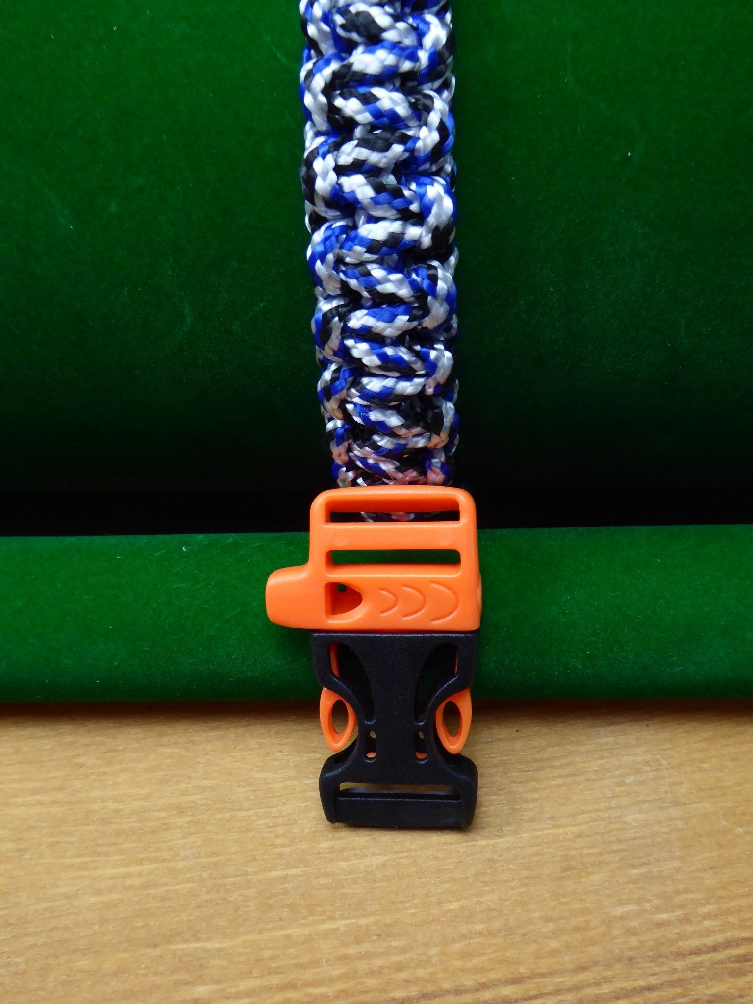 Paracord Buckle Bracelet kits with choice of colours Paracord Huggins Attic Blue Camo Black & Orange plastic whistle Buckle  [Huggins attic]