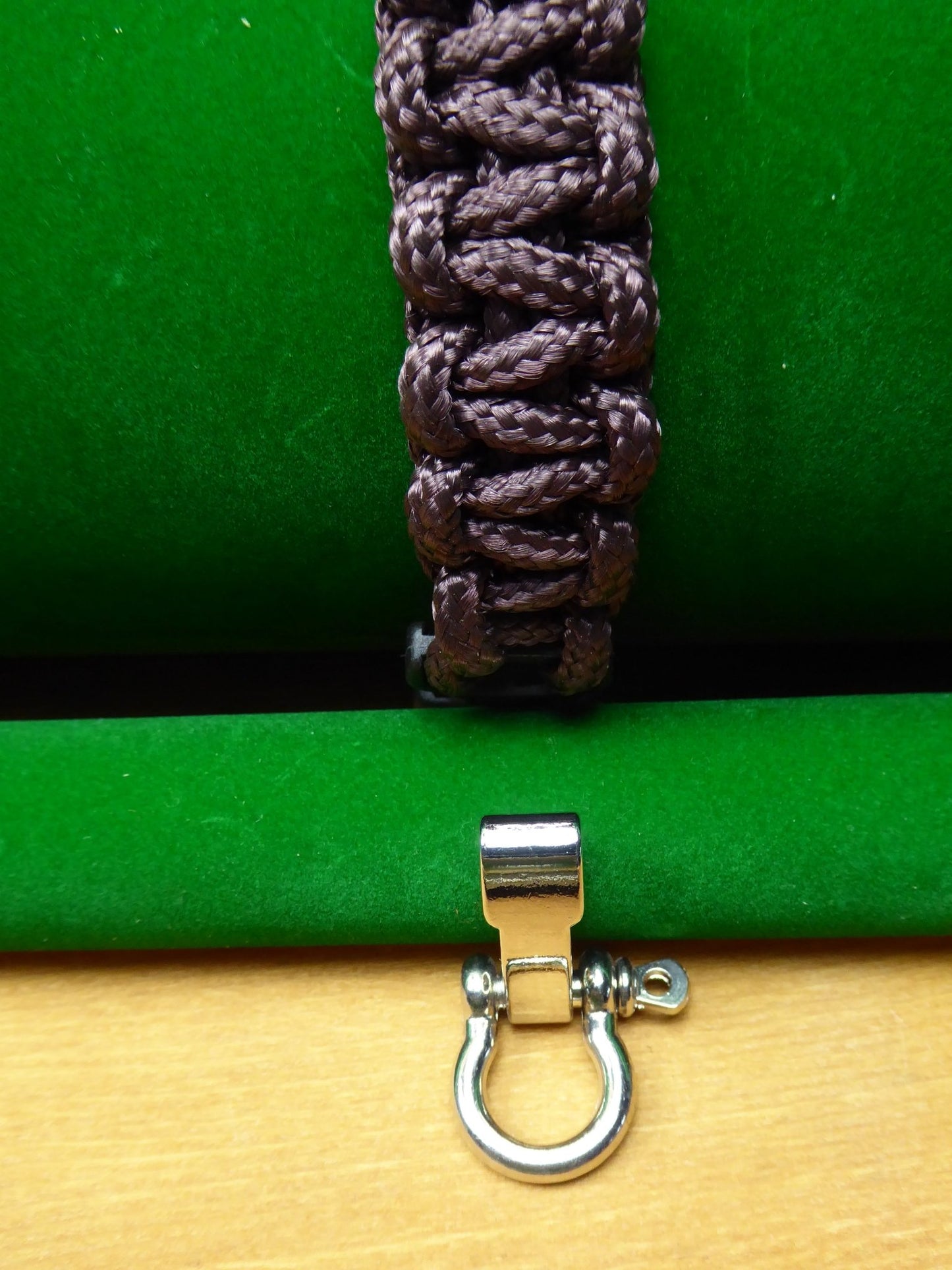 Brown Paracord with choice of Buckle Bracelet kit Paracord Huggins Attic Silver Look Metal Buckle   [Huggins attic]
