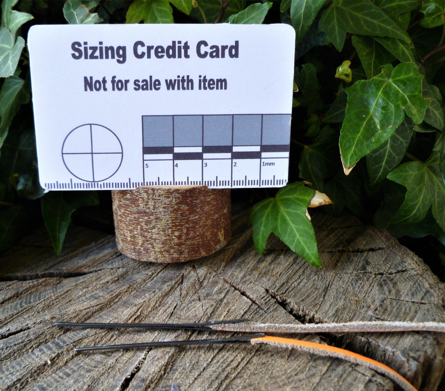 Leather thonging Lacing Needles, specialized Leathercraft tool Huggins Attic    [Huggins attic]