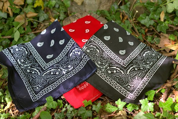 Multi-purpose Bandanas in three colours, – Hugginsattic