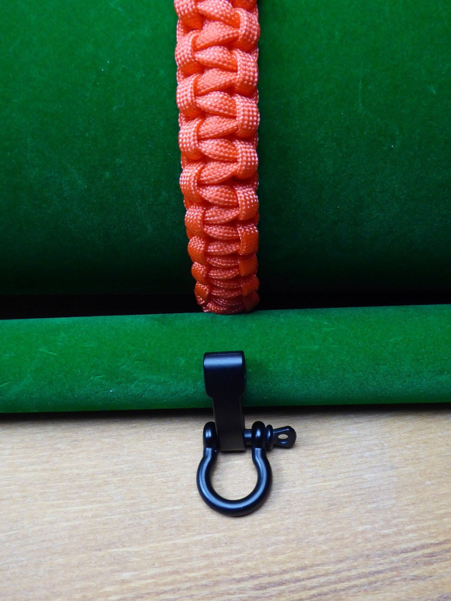 Paracord Buckle Bracelet kits even more colours Paracord Huggins Attic Orange Black Metal Buckle  [Huggins attic]