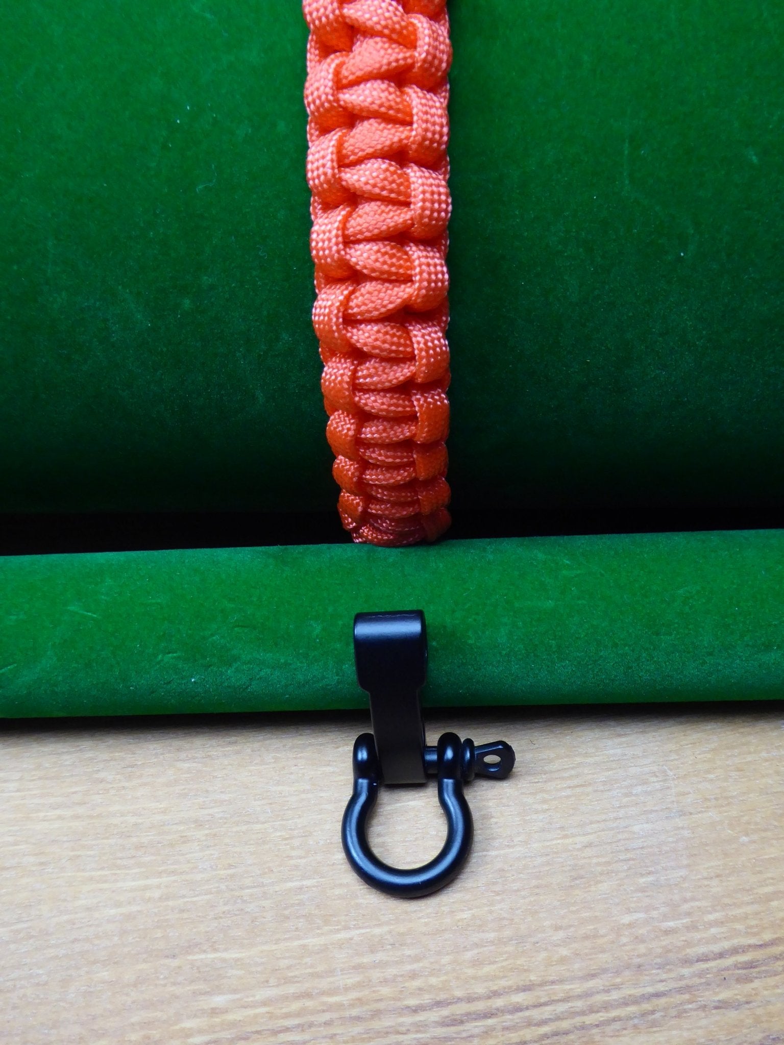 Paracord Buckle Bracelet kits even more colours Paracord Huggins Attic Orange Black Metal Buckle  [Huggins attic]