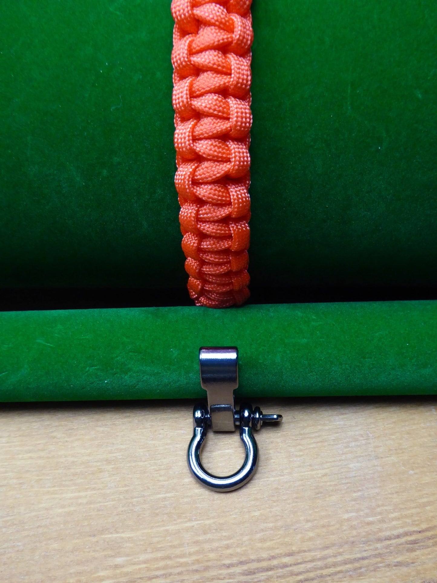 Paracord Buckle Bracelet kits even more colours Paracord Huggins Attic Orange Gun Metal Buckle  [Huggins attic]