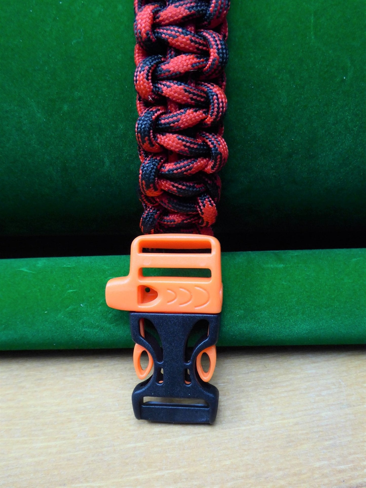 Paracord Buckle Bracelet kits even more colours Paracord Huggins Attic Red & Black Black & Orange whistle  [Huggins attic]