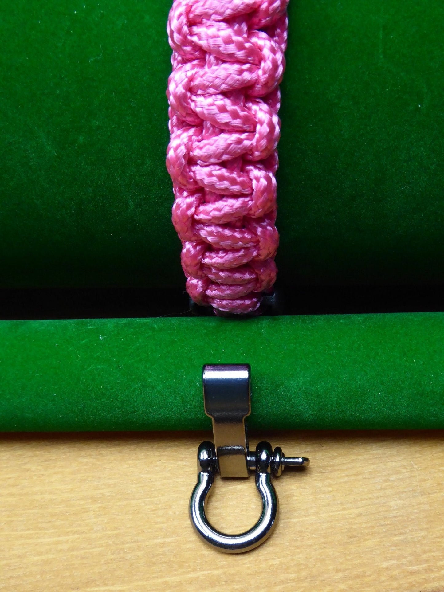 Paracord Buckle Bracelet kits even more colours Paracord Huggins Attic Pink Gun Metal Buckle  [Huggins attic]