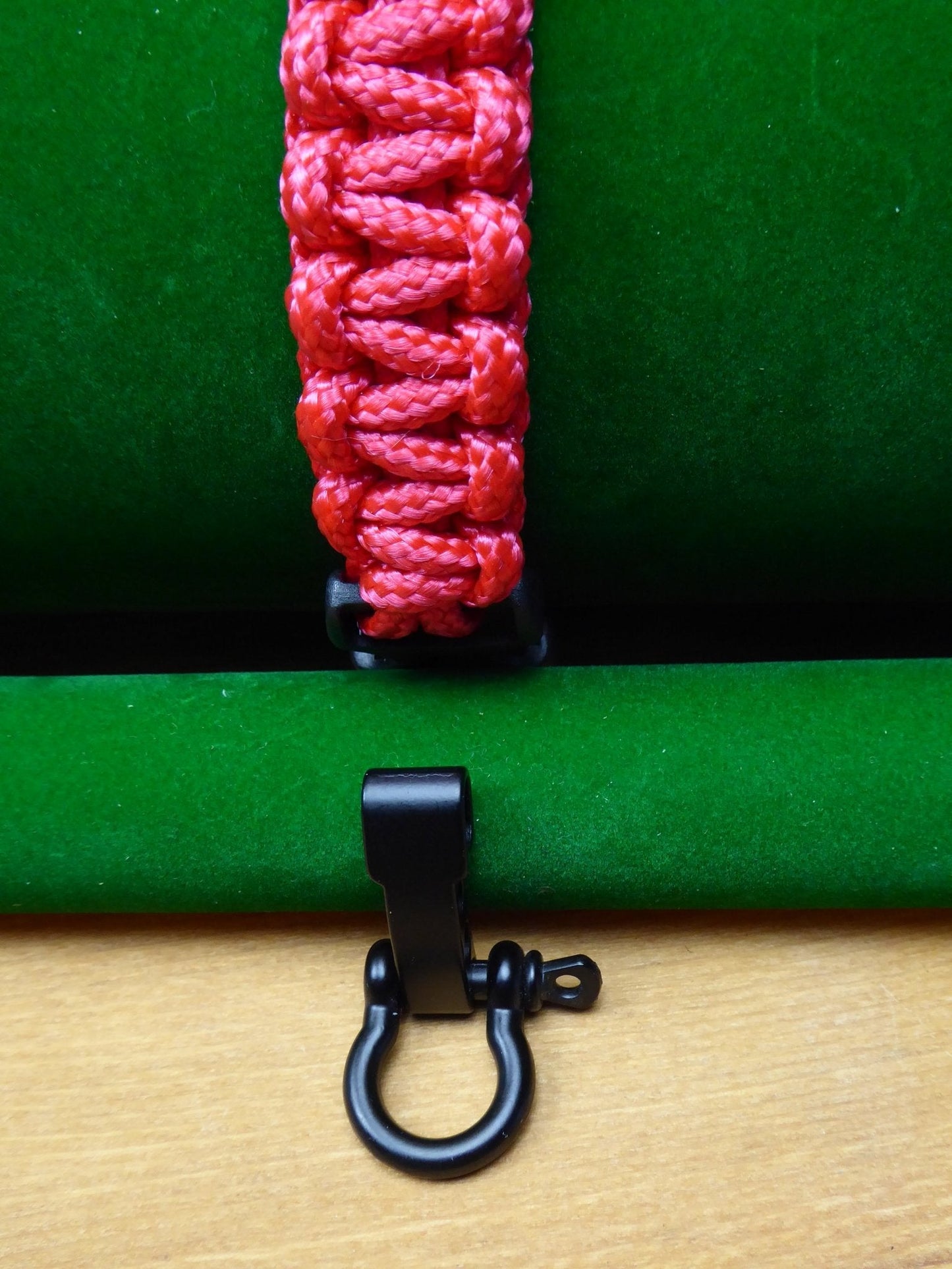 Paracord Buckle Bracelet kits even more colours Paracord Huggins Attic Red or Cerise Black Metal Buckle  [Huggins attic]