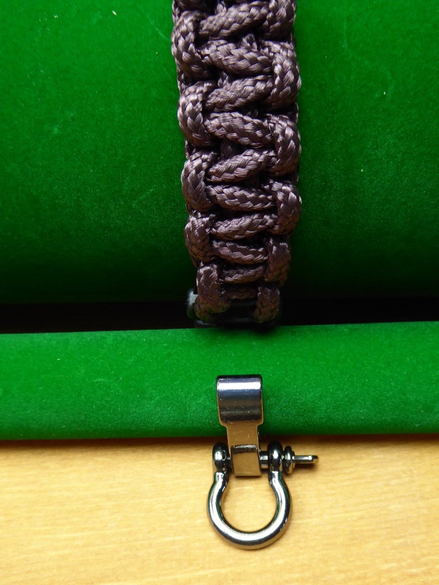 Paracord Buckle Bracelet kits choice of colours Paracord Huggins Attic    [Huggins attic]