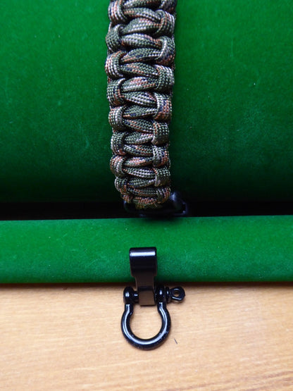 Paracord Buckle Bracelet kits choice of colours Paracord Huggins Attic    [Huggins attic]