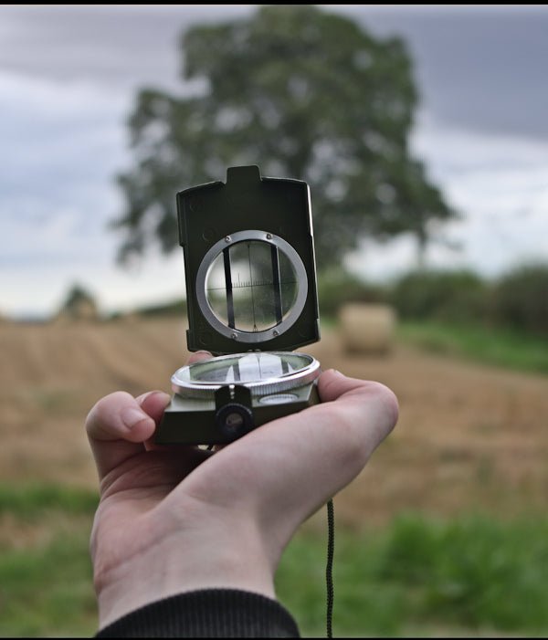 Prismatic Metallic quality compass with sighting – Hugginsattic