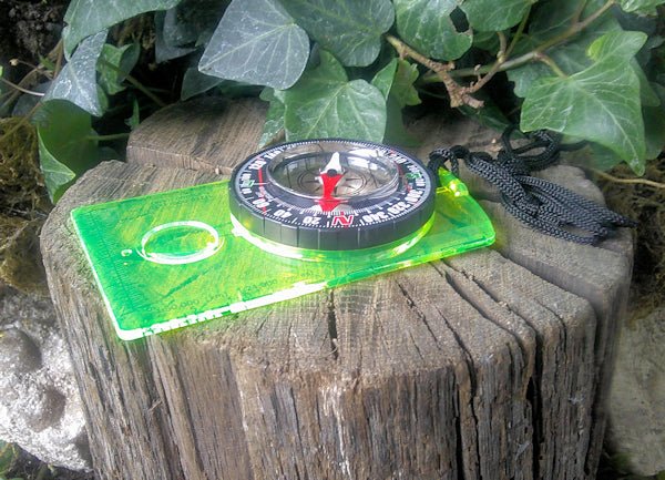 Professional Field Compass for Map Reading: Orienteering Bushcraft Hiking Backpacking Camping Compass Hugginsattic    [Huggins attic]