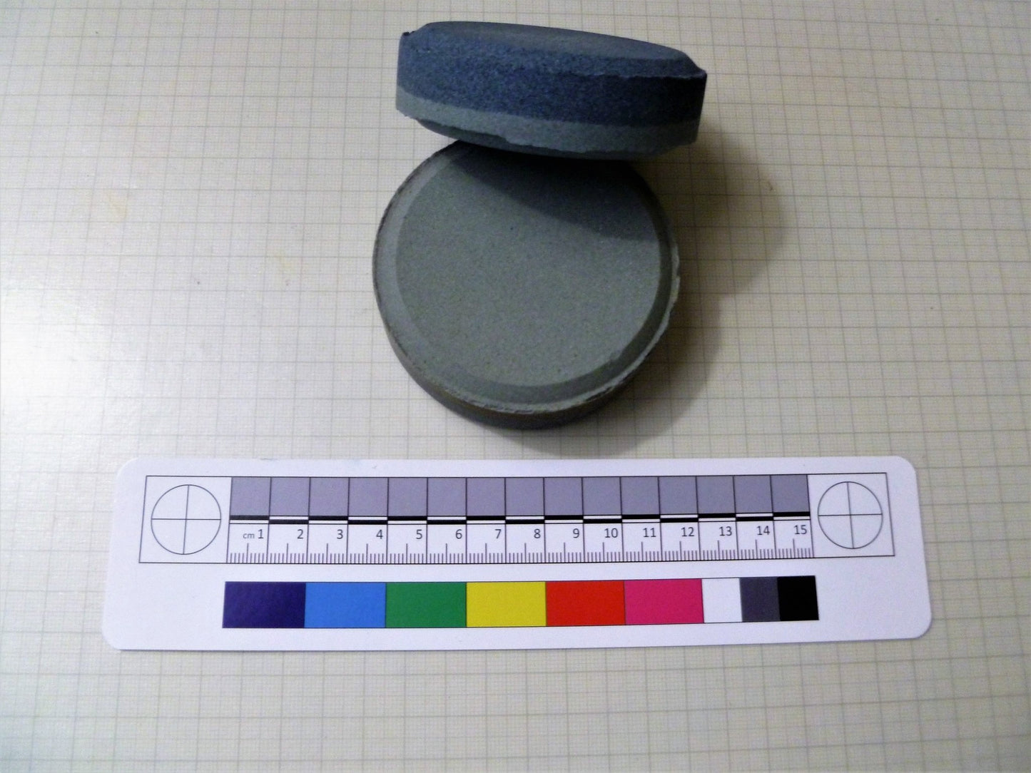 Sharpening Puck - Double sided, made of Alumina Sharpening Stone Huggins Attic    [Huggins attic]