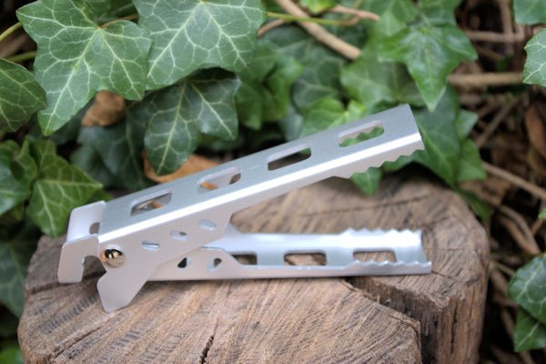 Spring loaded Pan gripping handle for camping, – Hugginsattic