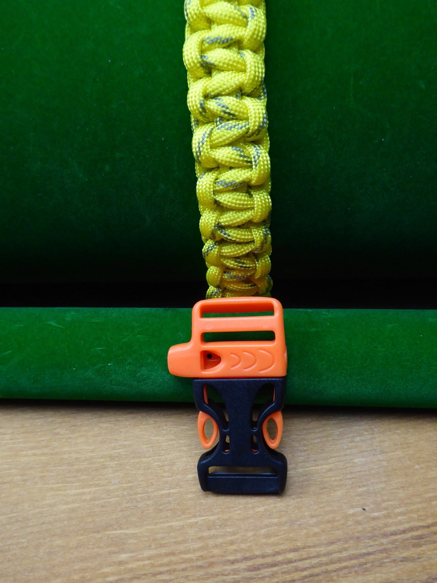 Yellow with dashed black Paracord Bracelet kit Paracord Huggins Attic Black & Orange whistle   [Huggins attic]